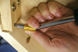 Off-Line Screwdriver & Bits