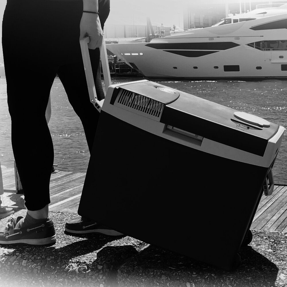 35Ltr 12/240V Wheeled Coolbox