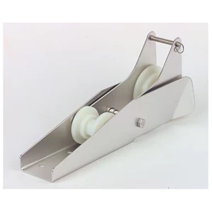 Force 4 Stainless Steel Hinged Bow Roller