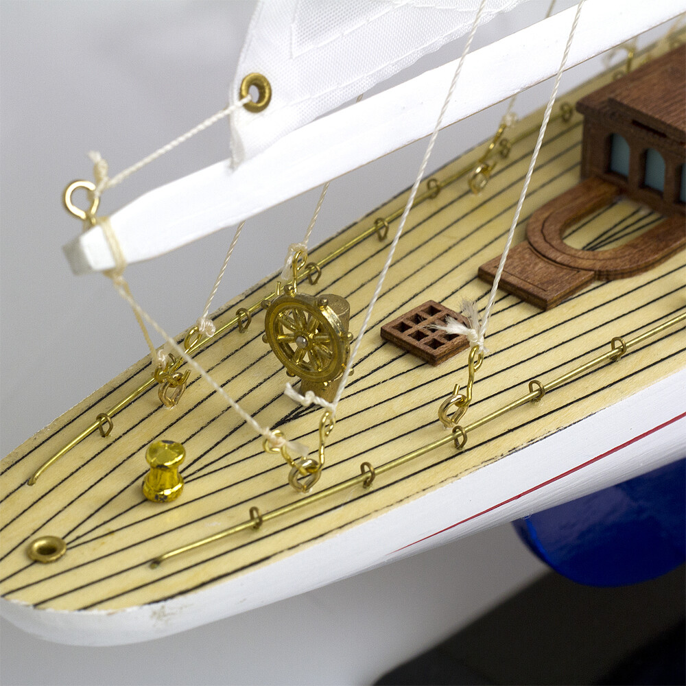 Model Yacht - J-Class