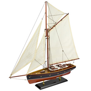 Model Yacht - Gaff-Rigged Yacht with Cabin