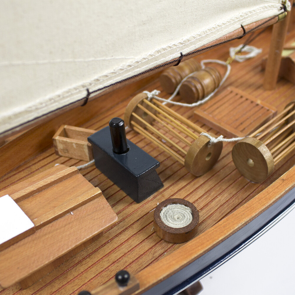 Model Boat - Gaff-Rigged Fishing Boat