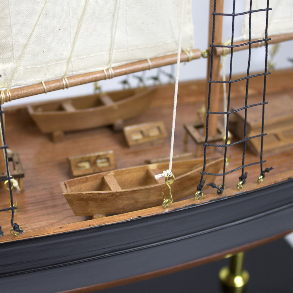 Model Yacht - Atlantic