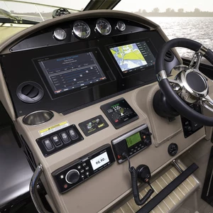 Garmin Reactor™ 40 Hydraulic Autopilot With GHC 50 Autopilot Instrument