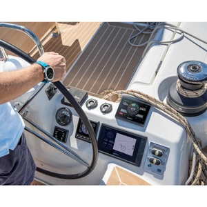 Garmin Reactor™ 40 Hydraulic Autopilot With GHC 50 Autopilot Instrument