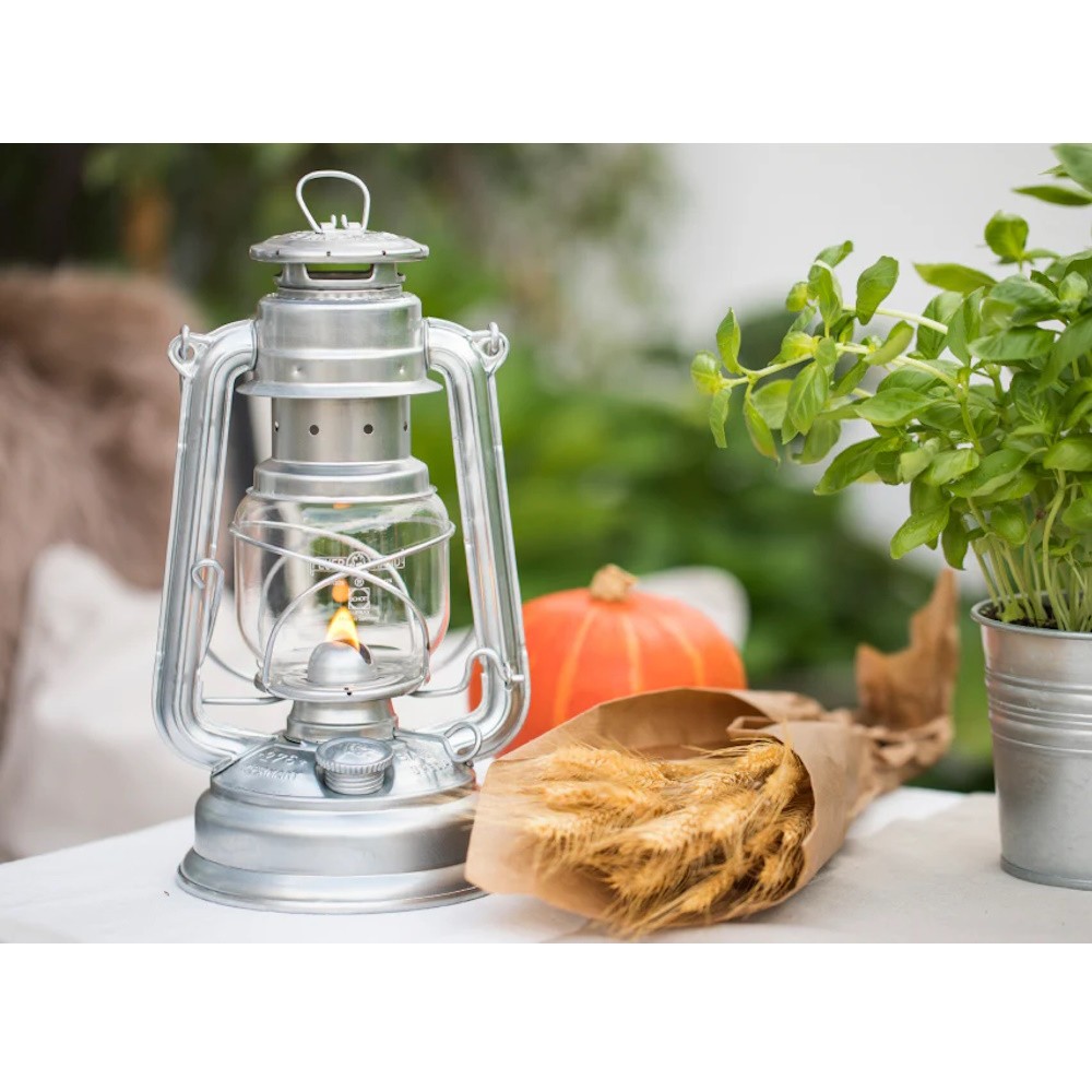 Hurricane Oil Lamp 